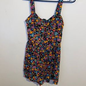 Women’s floral romper, size M.